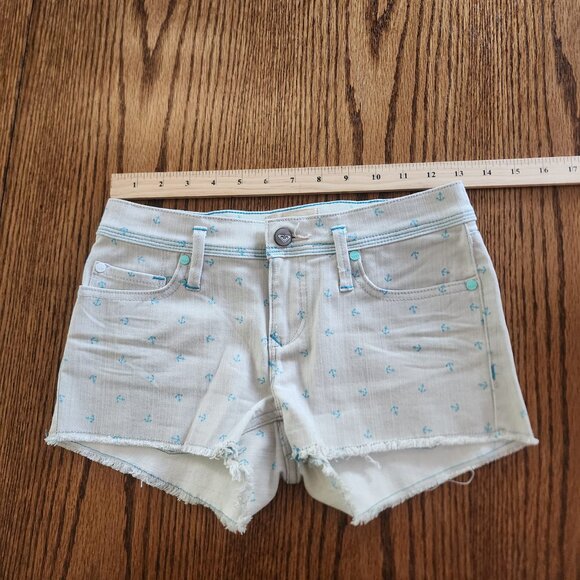 Roxy Grey Blue Anchor Jean Shorts Size 0 /24 Low Rise Raw Hem y2k - Picture 6 of 8
